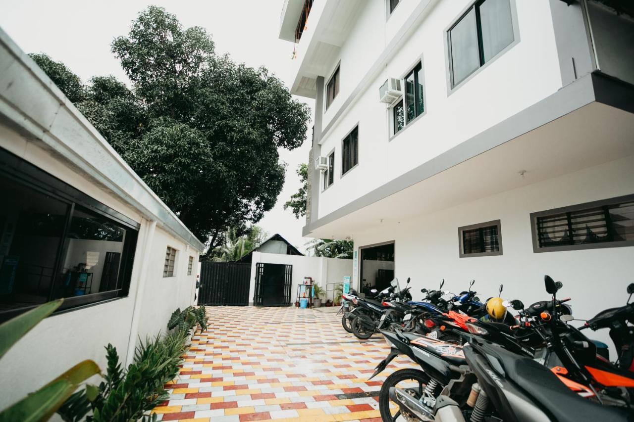 Kingswick Residences & Lodge Dumaguete City Esterno foto