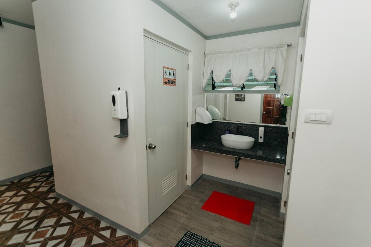 Kingswick Residences & Lodge Dumaguete City Esterno foto