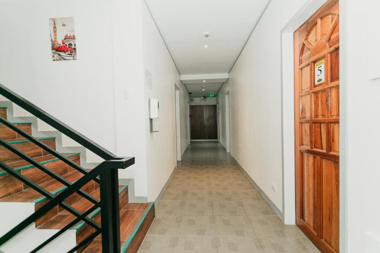 Kingswick Residences & Lodge Dumaguete City Esterno foto
