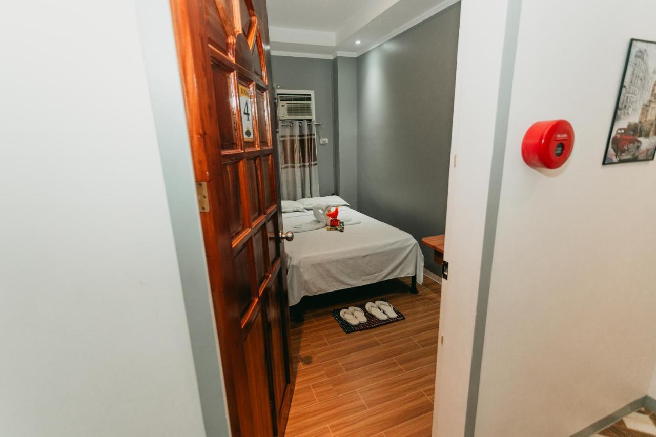 Kingswick Residences & Lodge Dumaguete City Esterno foto